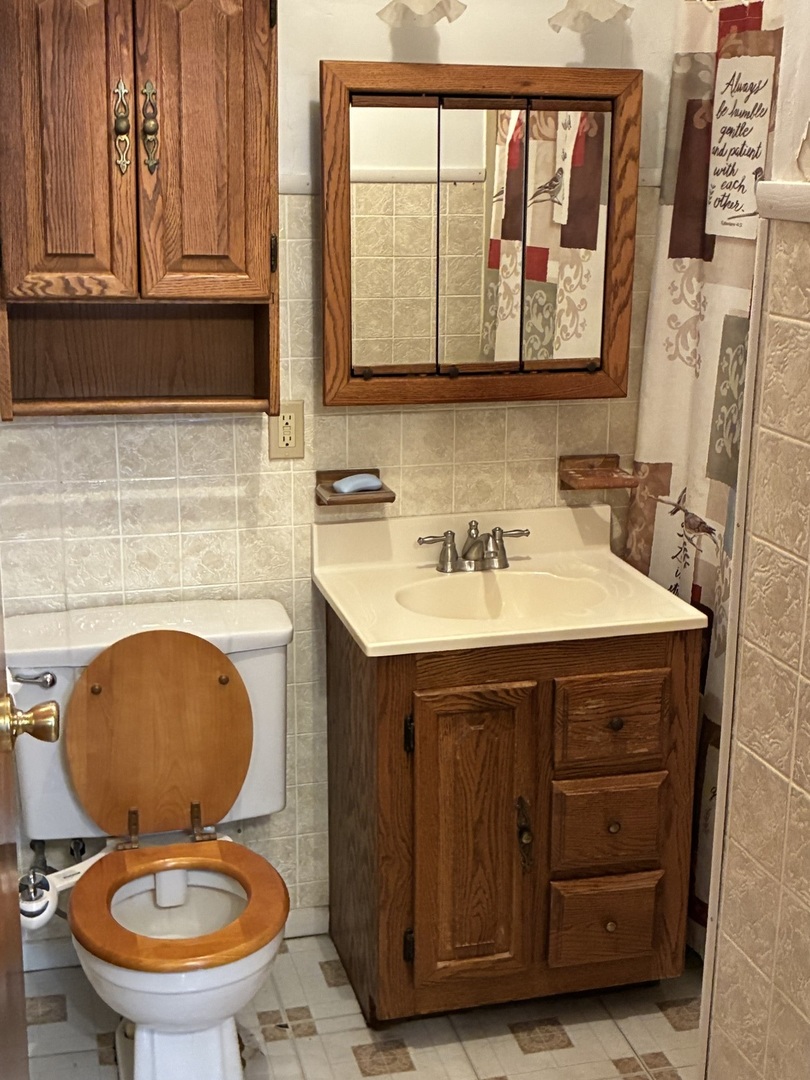 5452 West Warwick Avenue Chicago IL 60641