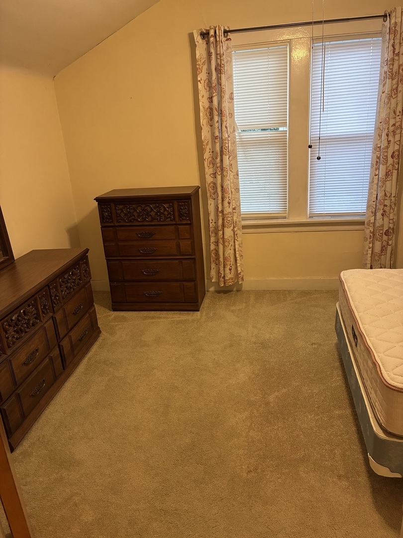 5452 West Warwick Avenue Chicago IL 60641