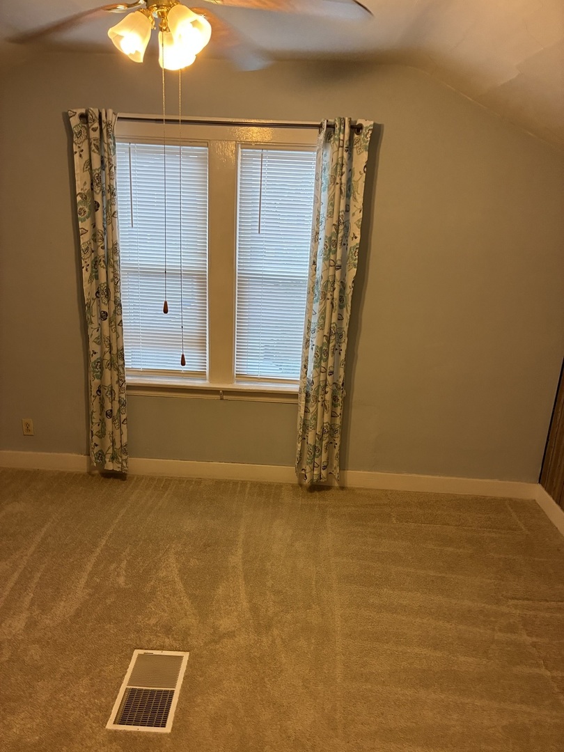 5452 West Warwick Avenue Chicago IL 60641