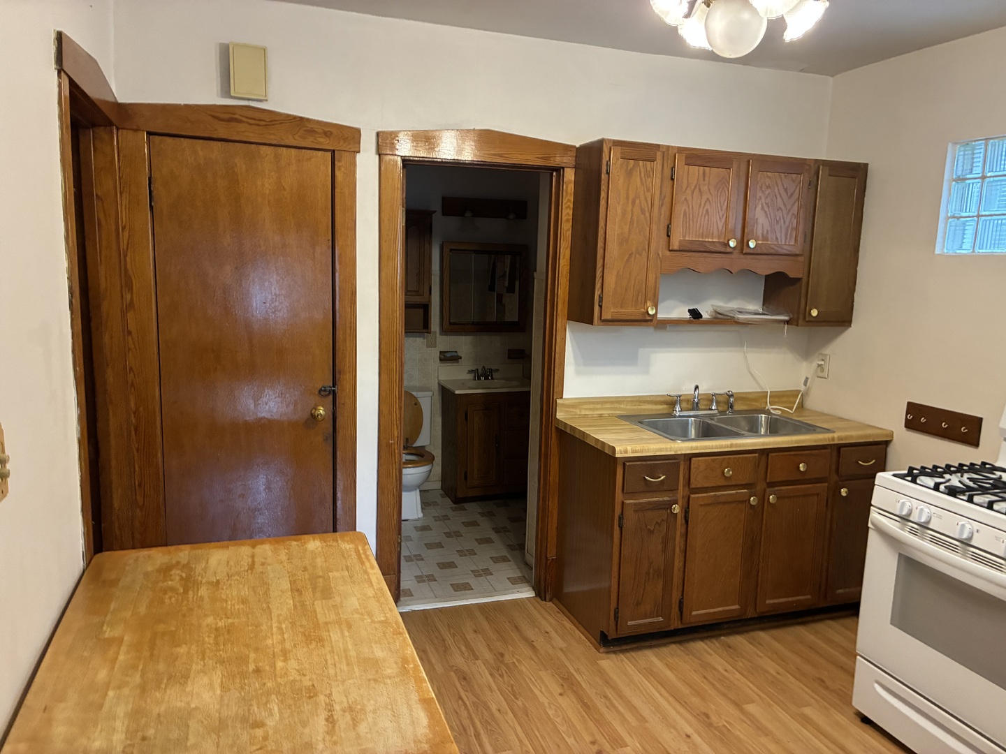 5452 West Warwick Avenue Chicago IL 60641