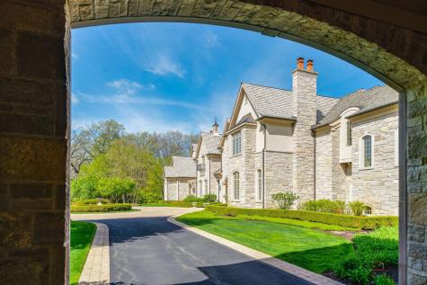 93 Hawley Woods Road Barrington IL 60010