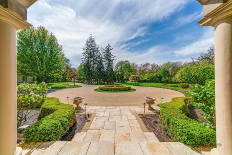 93 Hawley Woods Road Barrington IL 60010