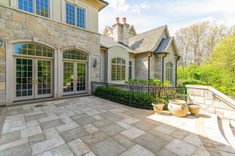 93 Hawley Woods Road Barrington IL 60010