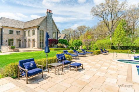 93 Hawley Woods Road Barrington IL 60010