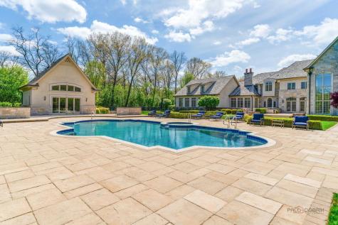 93 Hawley Woods Road Barrington IL 60010