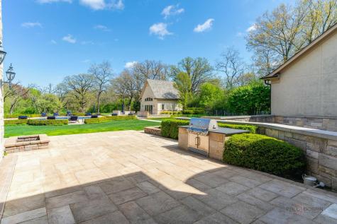 93 Hawley Woods Road Barrington IL 60010