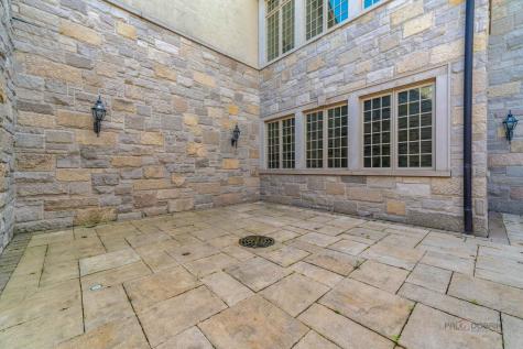 93 Hawley Woods Road Barrington IL 60010
