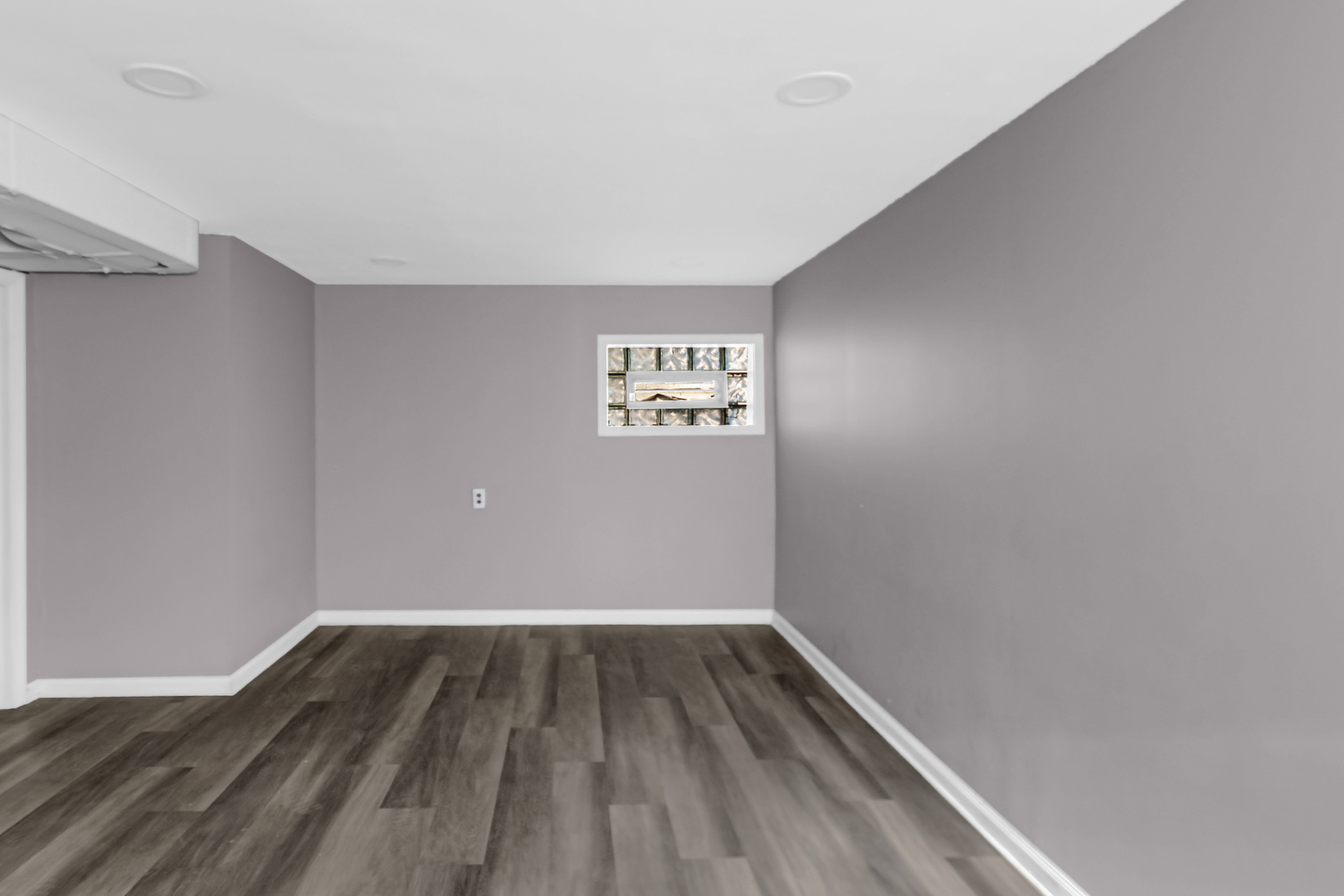 8900 South Dauphin Avenue Chicago IL 60619