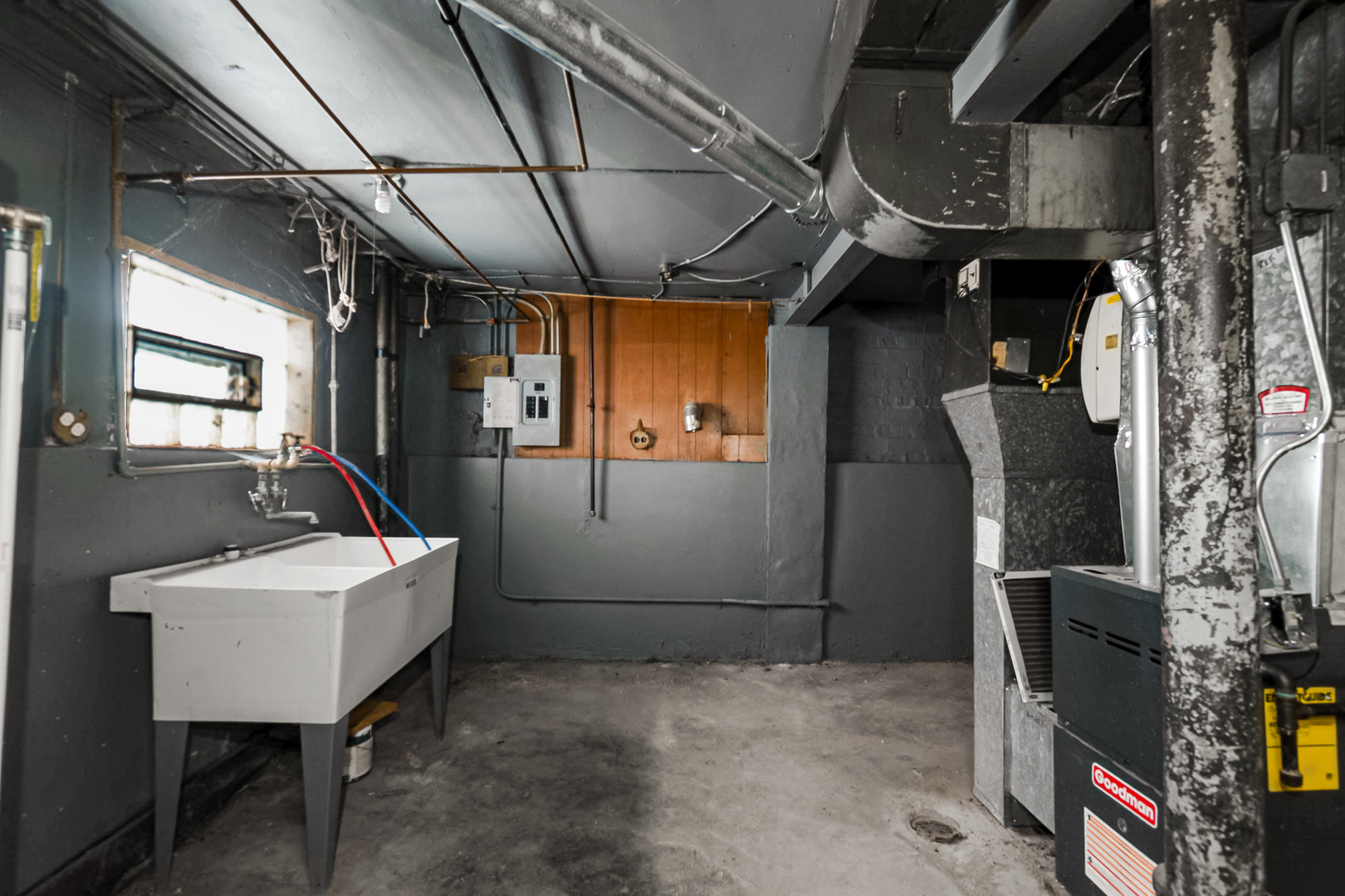 8900 South Dauphin Avenue Chicago IL 60619