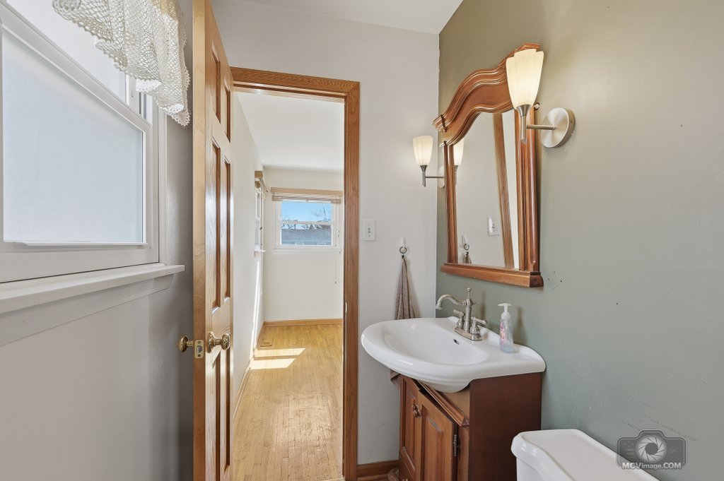 904 Cove Avenue Lockport IL 60441