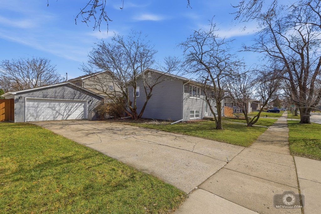 904 Cove Avenue Lockport IL 60441