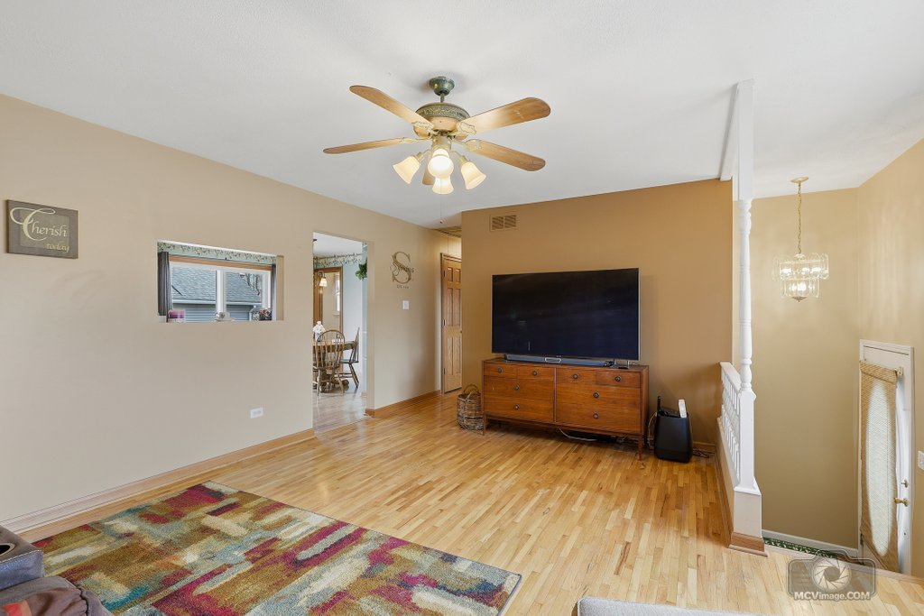 904 Cove Avenue Lockport IL 60441