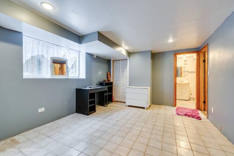 5918 South Albany Avenue Chicago IL 60629