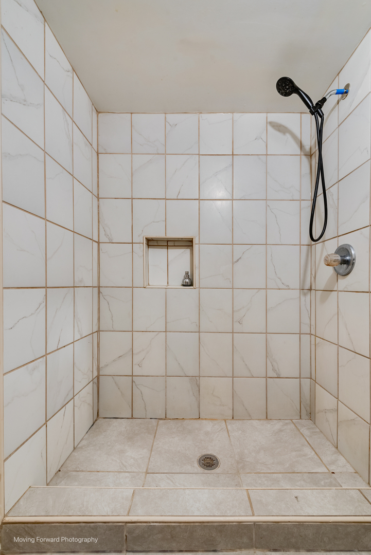 5918 South Albany Avenue Chicago IL 60629