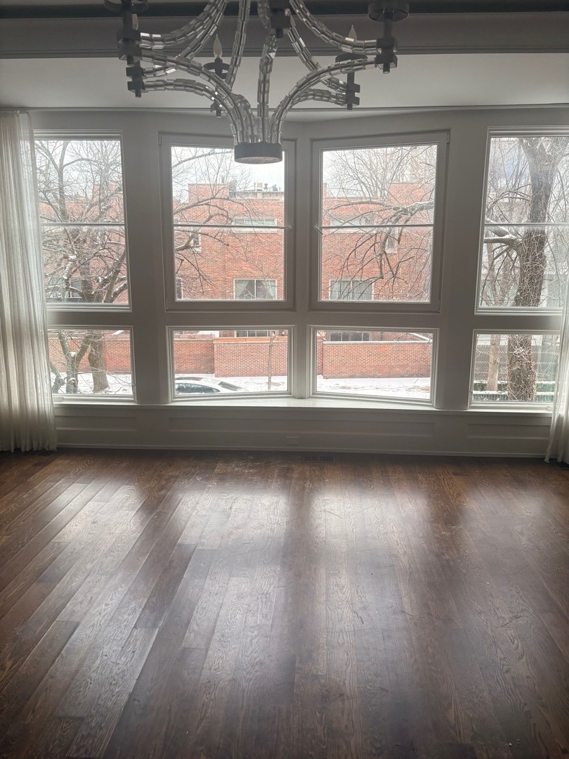 2054 North Mohawk Street Chicago IL 60614