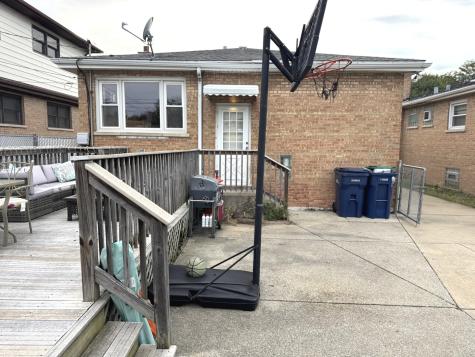 8737 South Richmond Avenue Evergreen Park IL 60805
