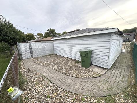 8737 South Richmond Avenue Evergreen Park IL 60805