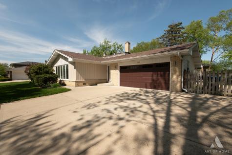 603 John Court Schaumburg IL 60193