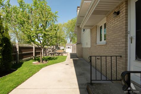 603 John Court Schaumburg IL 60193