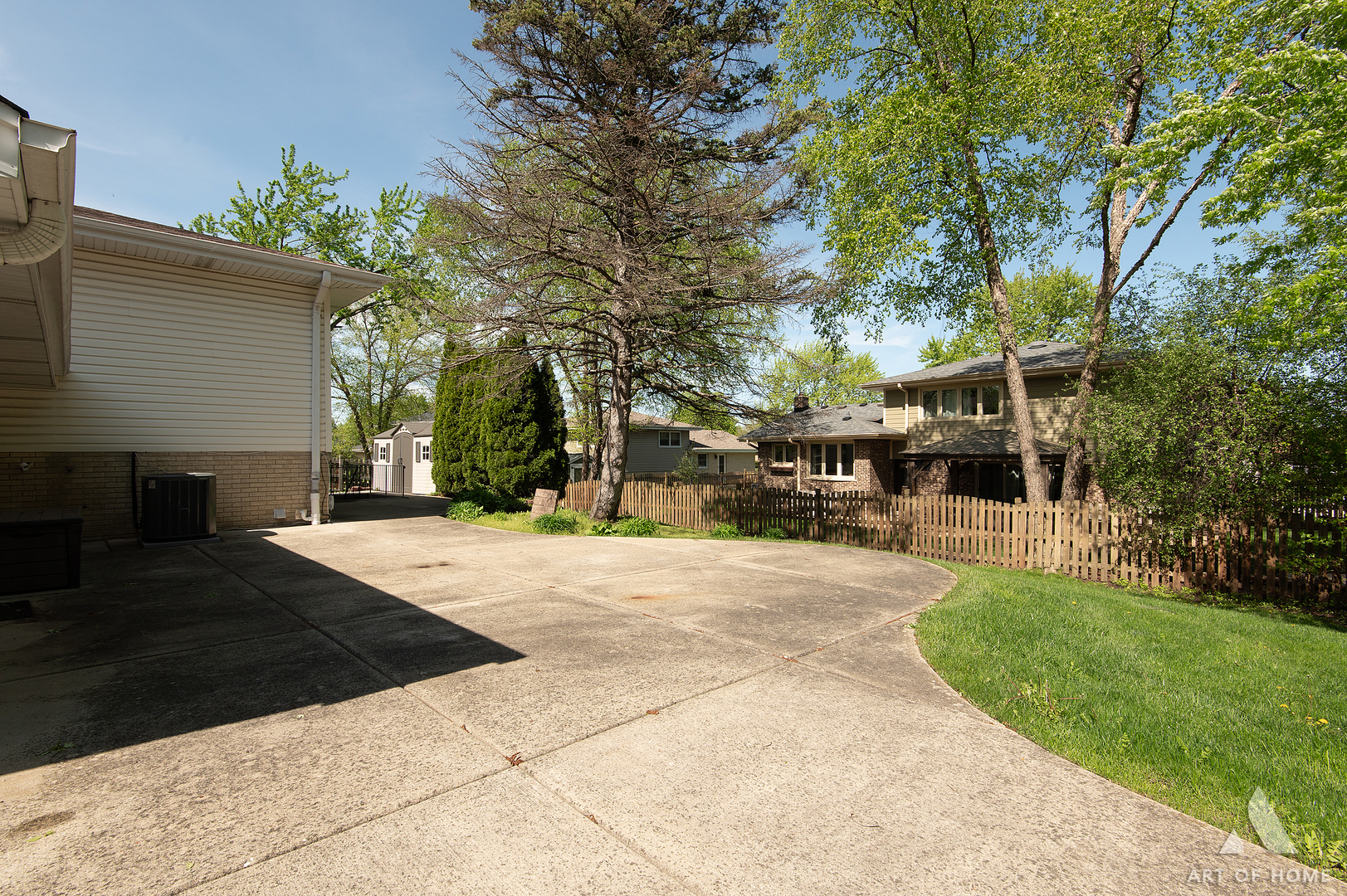 603 John Court Schaumburg IL 60193