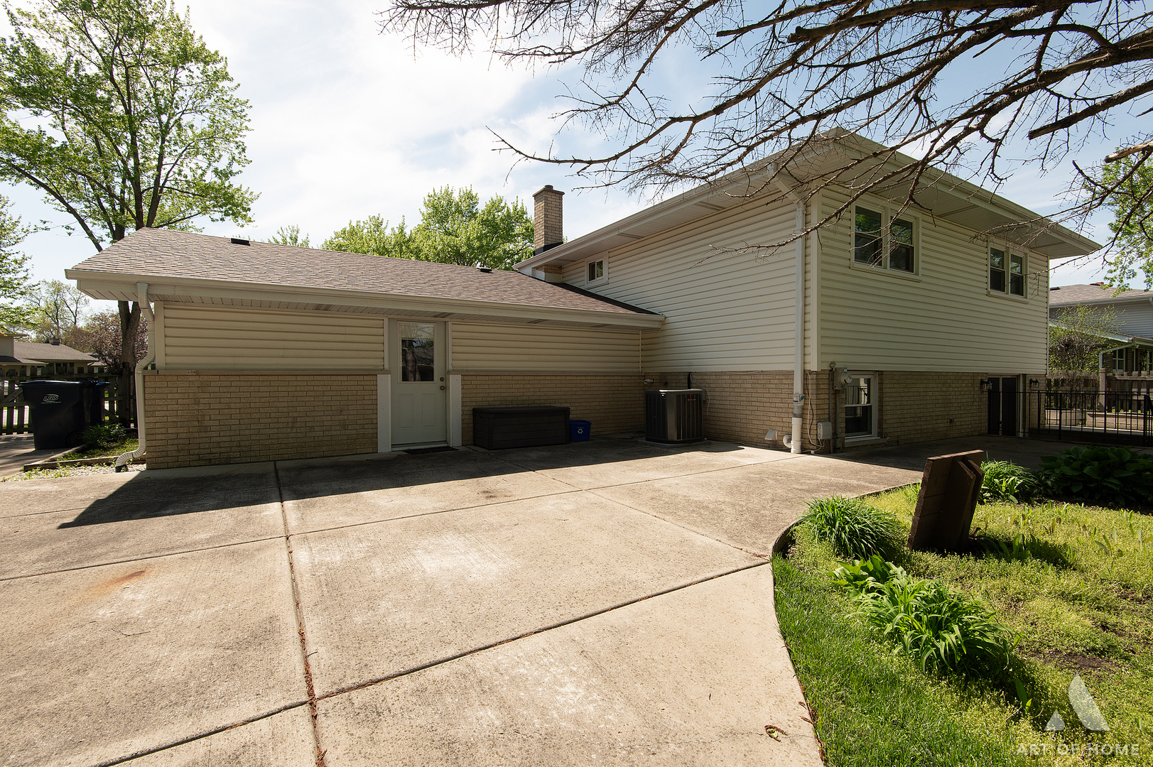 603 John Court Schaumburg IL 60193