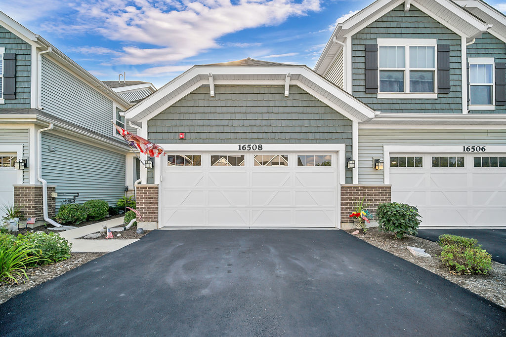 16508 South Brook Lane Lockport IL 60441