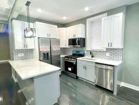 7042 South Eberhart Avenue Chicago IL 60637