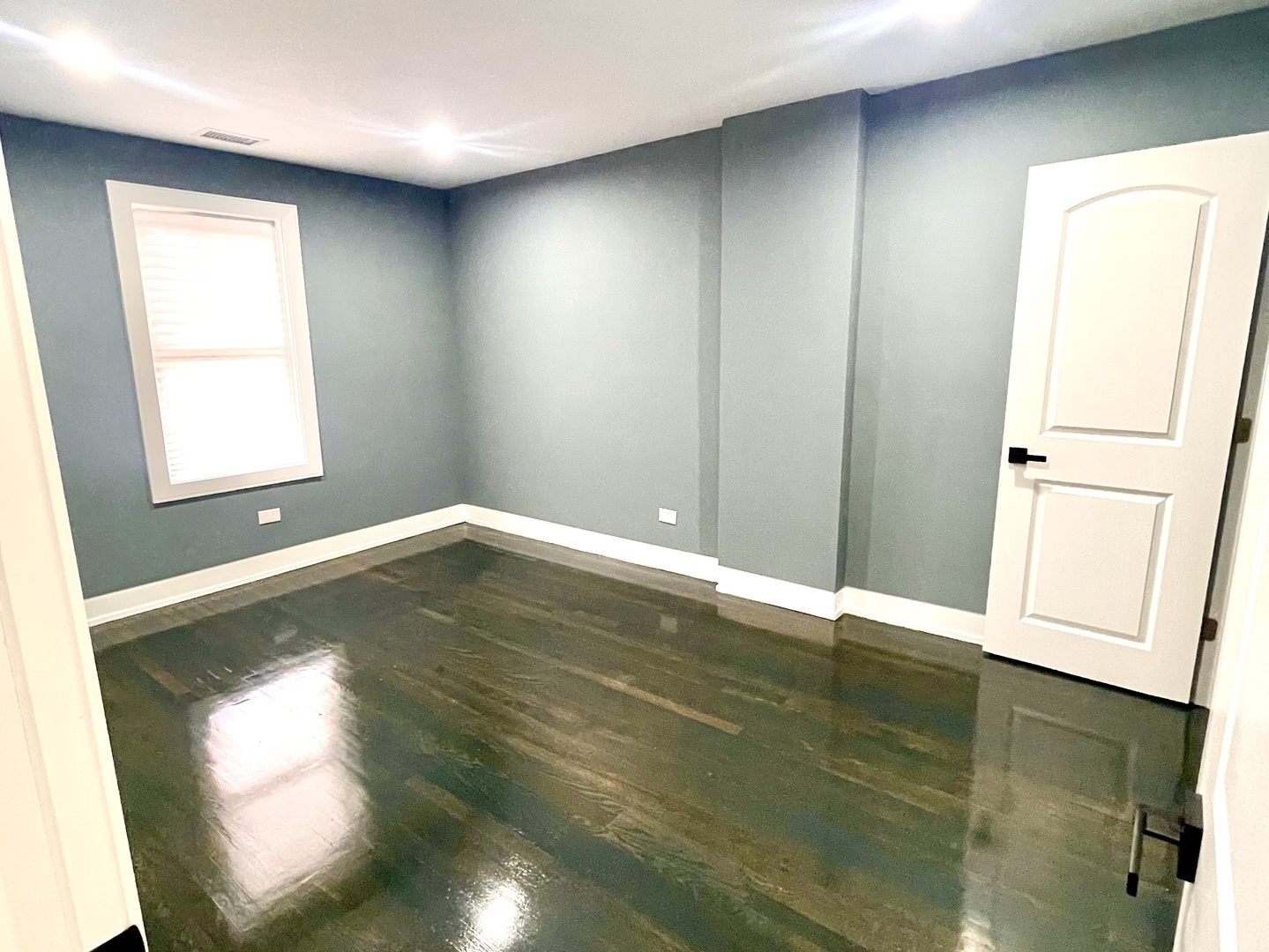 7042 South Eberhart Avenue Chicago IL 60637