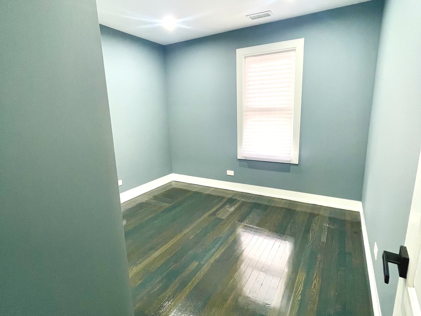 7042 South Eberhart Avenue Chicago IL 60637