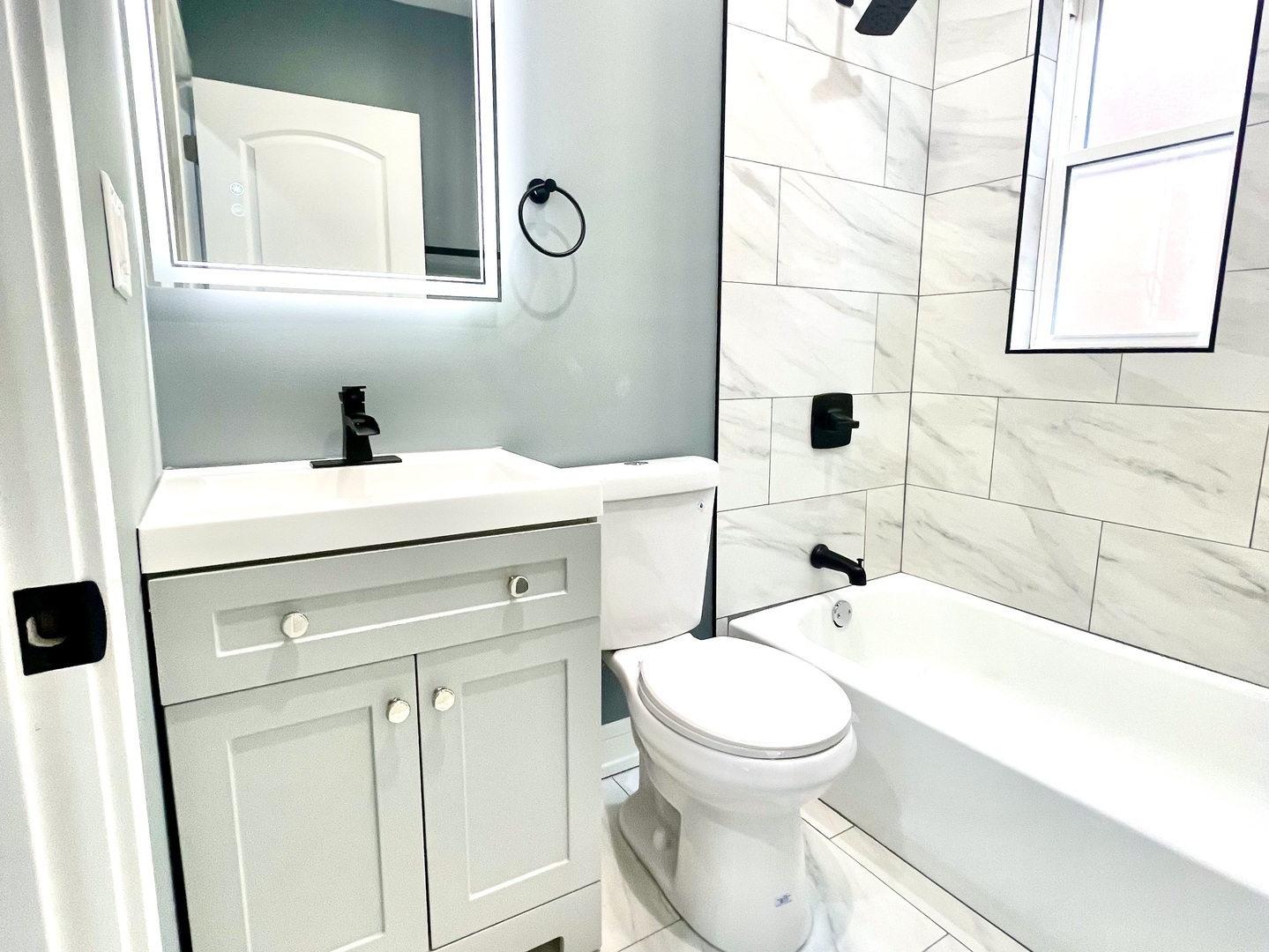7042 South Eberhart Avenue Chicago IL 60637