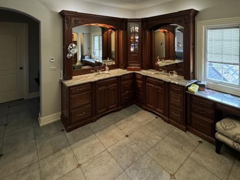 16W122 91ST Street Burr Ridge IL 60527