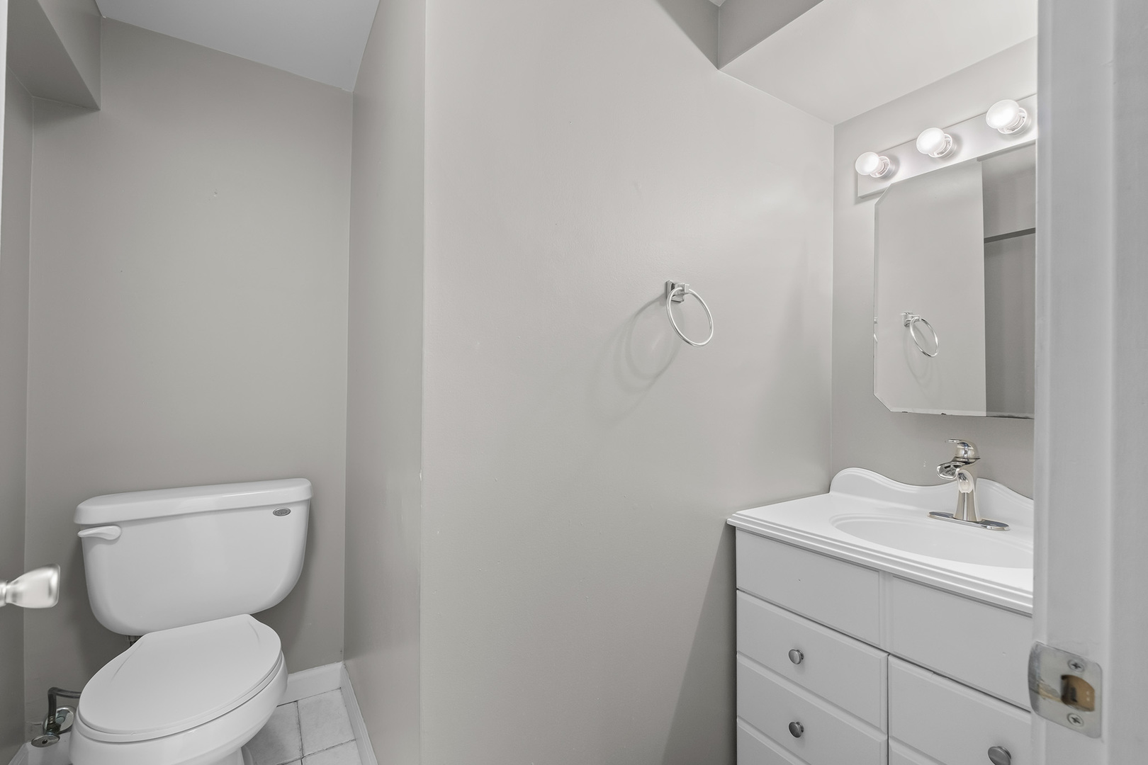 2250 Bannister Lane Aurora IL 60504
