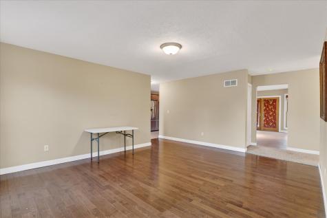 8306 East Crockett Road Roscoe IL 61073