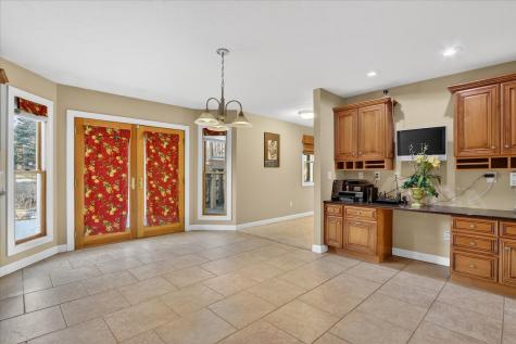8306 East Crockett Road Roscoe IL 61073