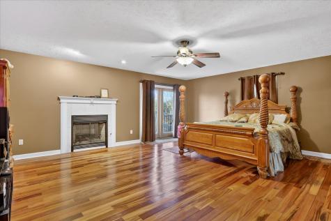 8306 East Crockett Road Roscoe IL 61073