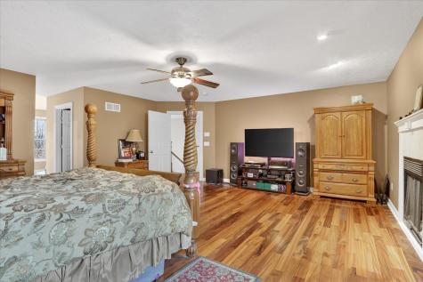 8306 East Crockett Road Roscoe IL 61073