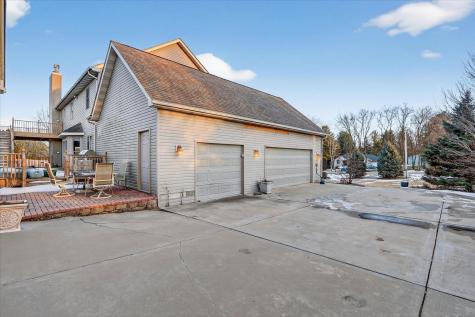 8306 East Crockett Road Roscoe IL 61073