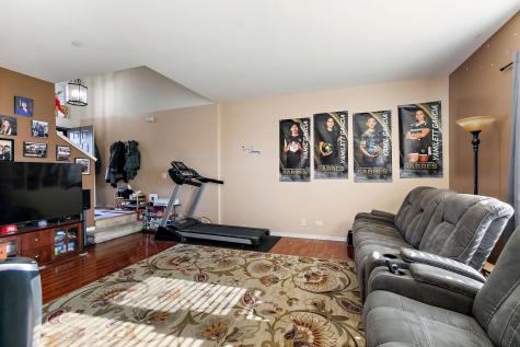 1563 Yellowstone Drive Streamwood IL 60107