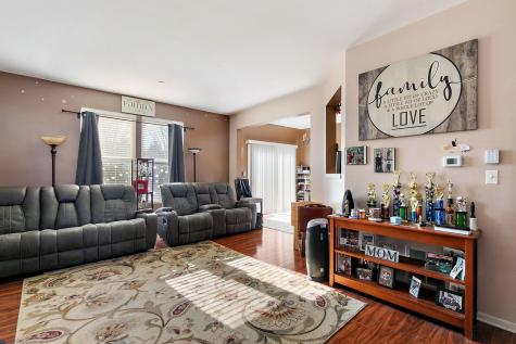 1563 Yellowstone Drive Streamwood IL 60107