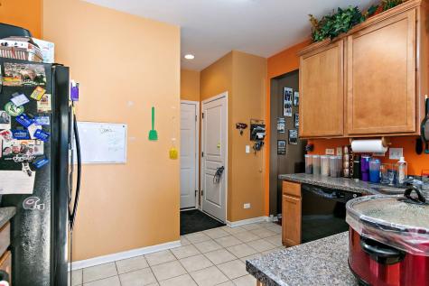 1563 Yellowstone Drive Streamwood IL 60107