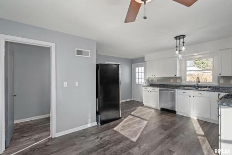 622 53RD Street Moline IL 61265