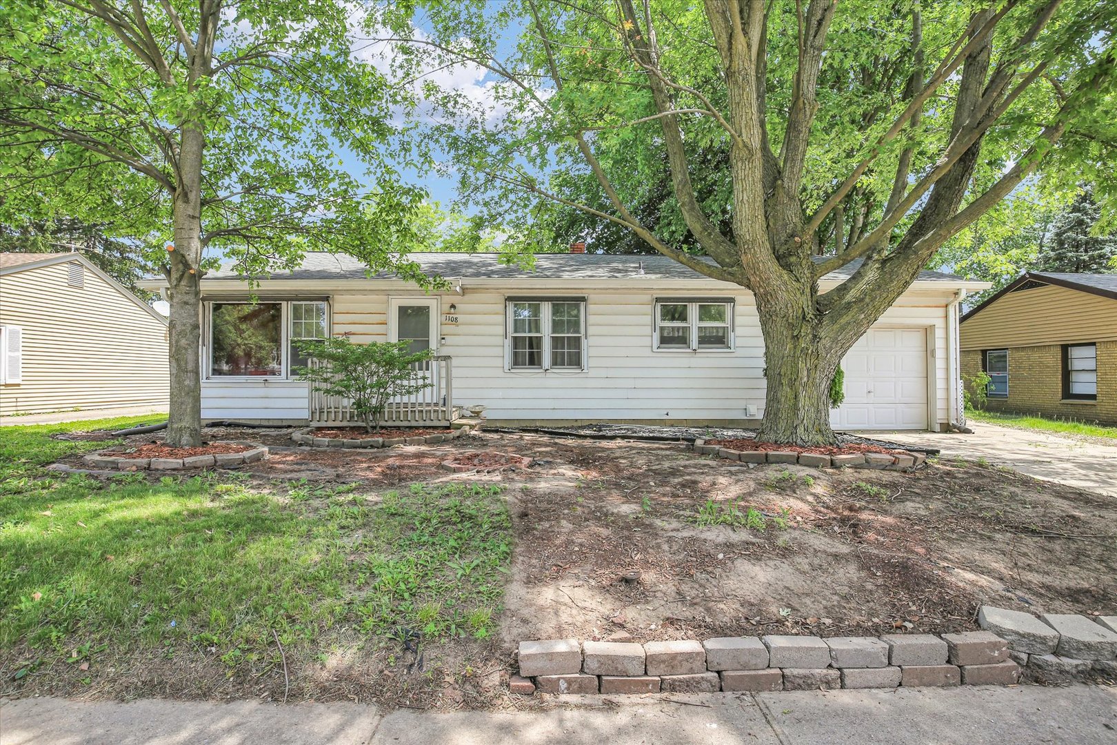 1108 South Mattis Avenue Champaign IL 61821