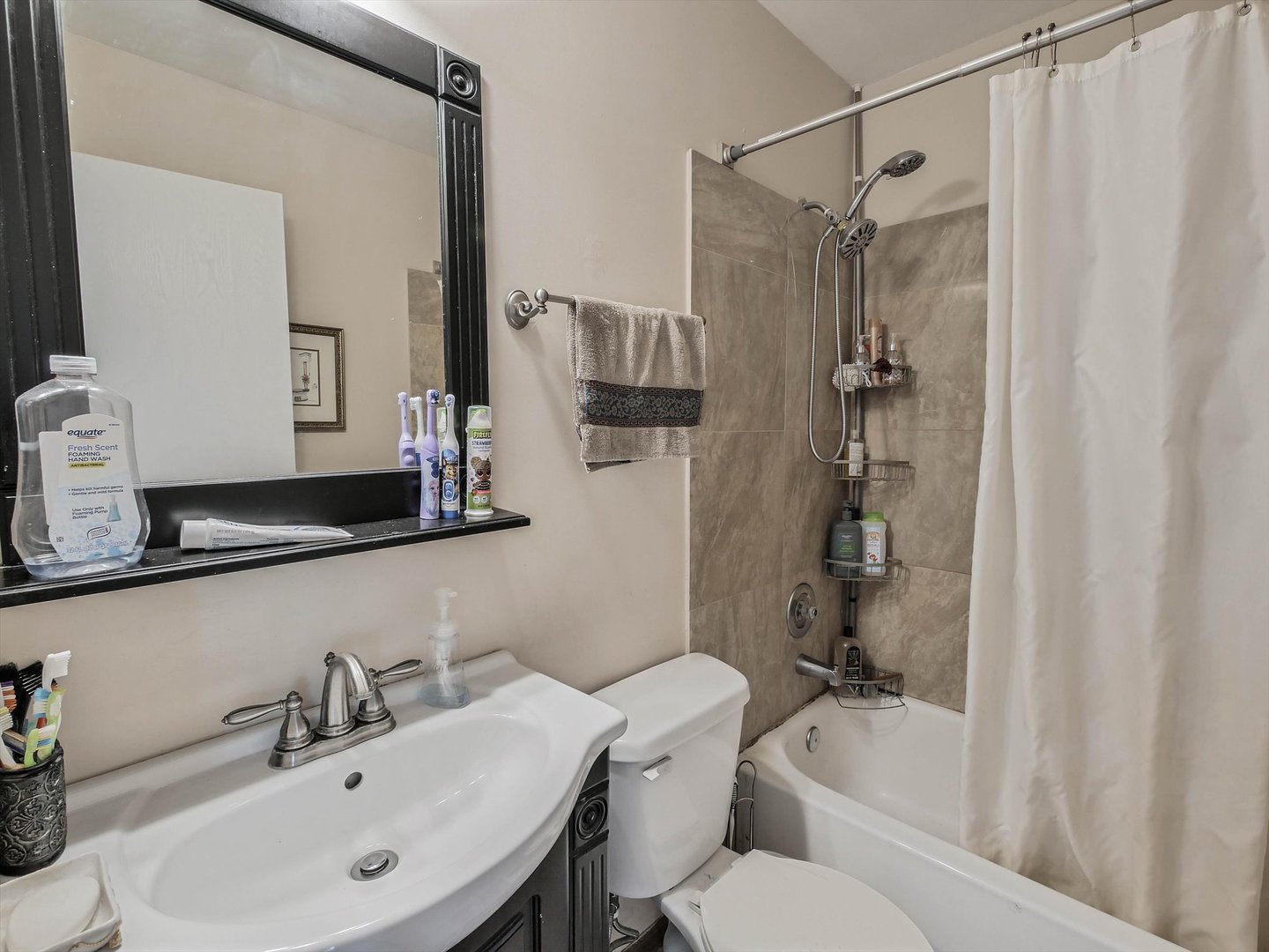191 Pebblecreek Trail Carol Stream IL 60188