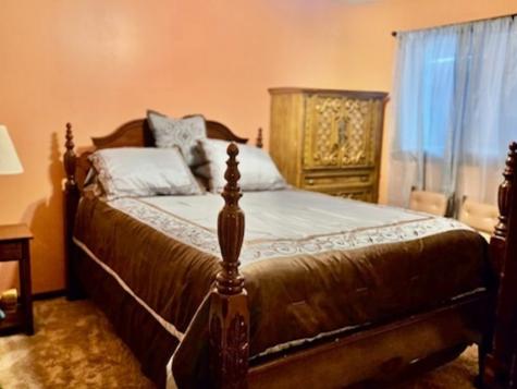 16821 South Clyde Avenue South Holland IL 60473