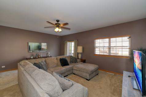 653 East Willow Street Elburn IL 60119