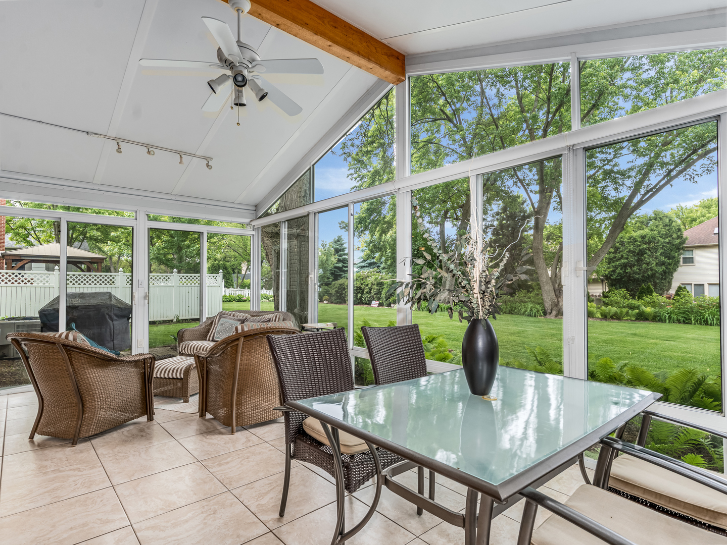 1813 Clyde Drive Naperville IL 60565