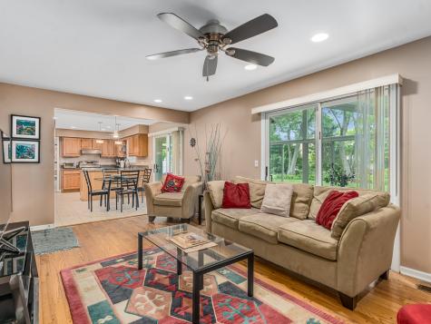 1813 Clyde Drive Naperville IL 60565