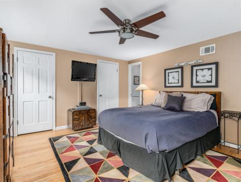 1813 Clyde Drive Naperville IL 60565