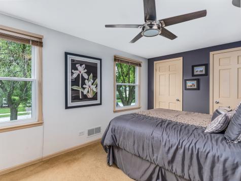 1813 Clyde Drive Naperville IL 60565