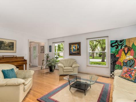 1813 Clyde Drive Naperville IL 60565